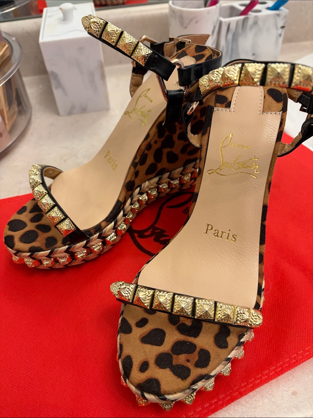 SL Fashions ladiesLeopard Print Wedge Sandals with Gold Stud Trim size 7. NEW